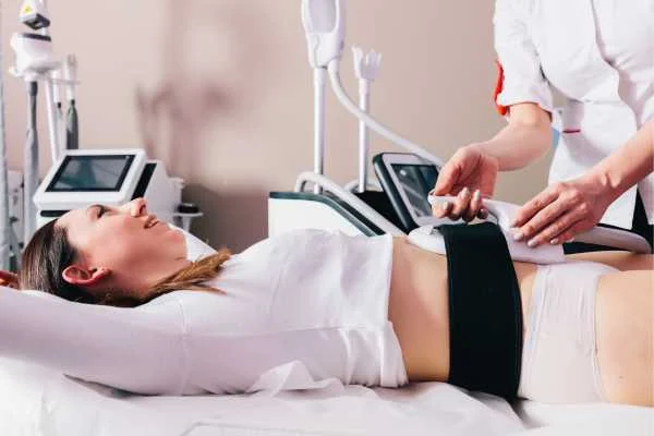 woman having body sculpting to help improve her body image and her mental health Hammersmith and Fulham